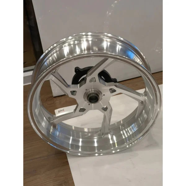 my-11134207-7r98s-lu7hjbn9scn11a.webp Sport Rim Set Front And Rear Xmax 5 Legs Silver Chrome Limited Edition Colour Forged CNC Xmax v1 v2 Sport Rim