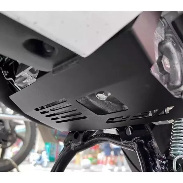 my-11134207-7rasd-maxwkjbt6eq3c7.webp CNC Adv160 Engine Cover Protector