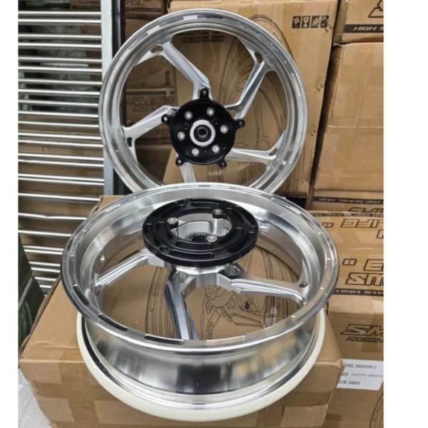 my-11134207-820ld-me72zvk142rp80.webp Sport Rim Set Front And Rear Xmax 5 Legs Silver Chrome Limited Edition Colour Forged CNC Xmax v1 v2 Sport Rim
